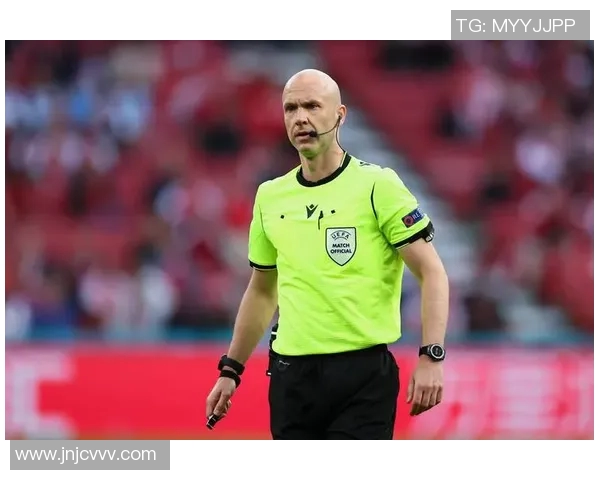 2000年欧洲杯决赛亨利精彩表现回顾与赛后影响分析